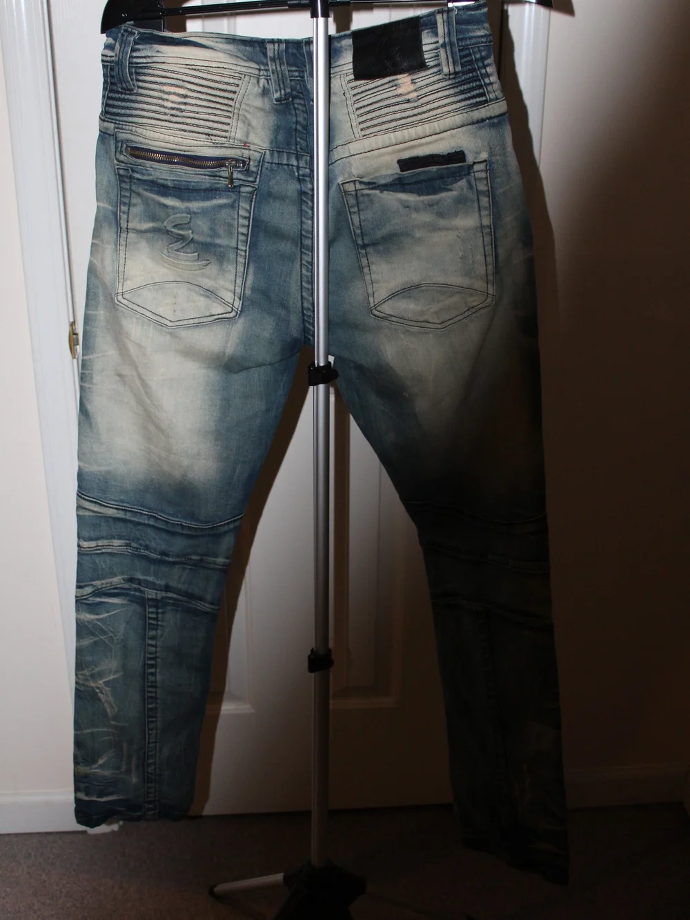 Slim Straight Men's Jeans in Washed Blue - Modern Biker Detail